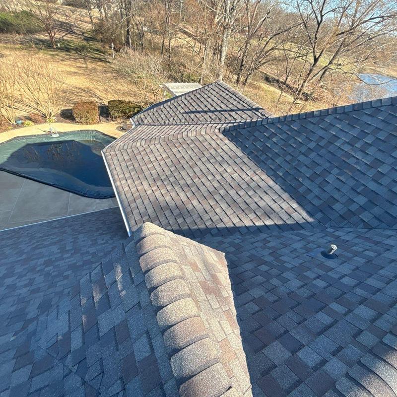 Owens Corning Oakridge roof with Pro Edge ridge cap
