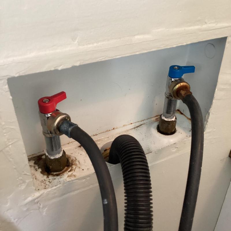 Washer box shut off valves with supply hoses