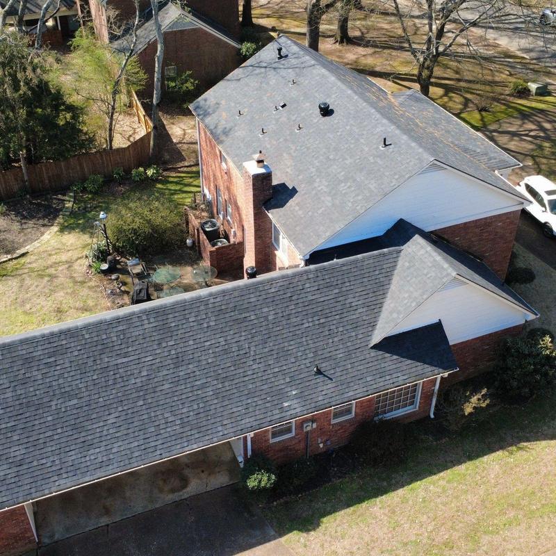 Owens Corning Oakridge shingle roof on brick home