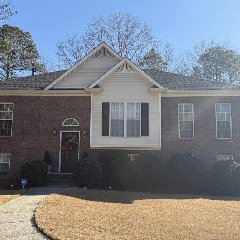 Owen's Corning Oakridge shingles with ridge vent system