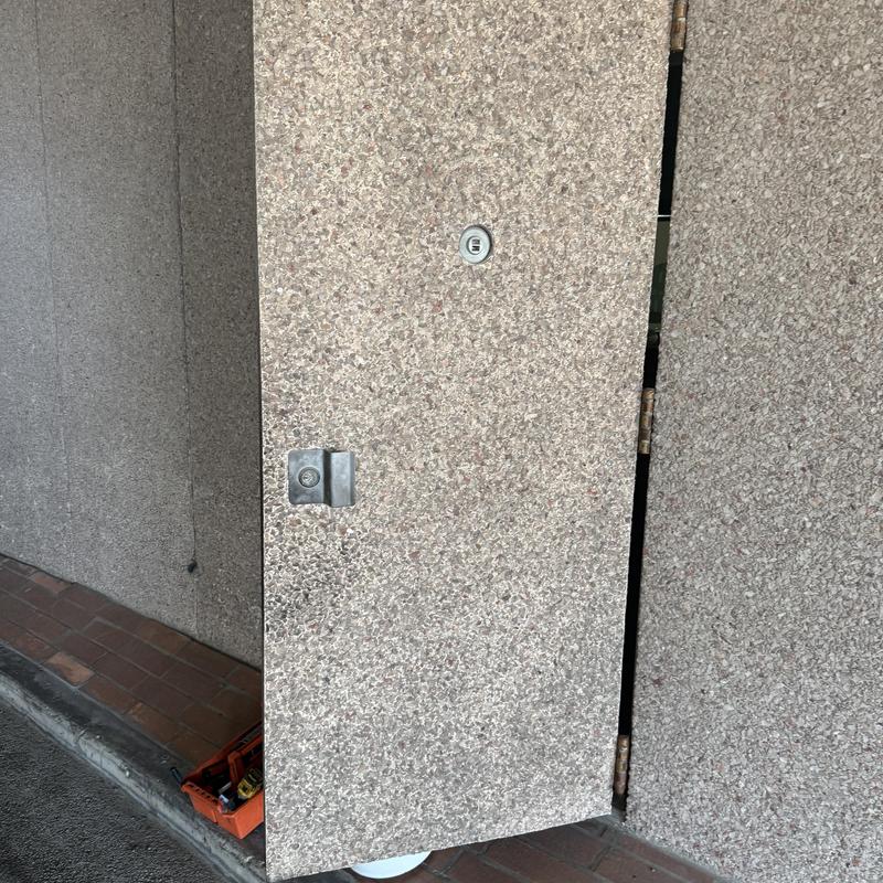 Commercial building door lock and master key system installation