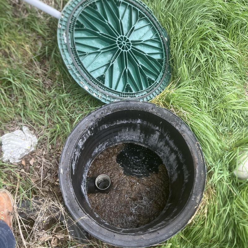 Septic tank pump out and tank lid removal Septic tank pump out and tank lid removal