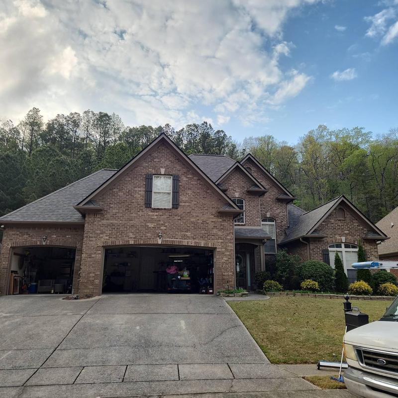 Owen's Corning Oakridge roof with Lamanco ridge vent