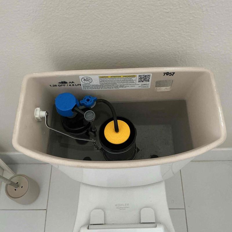 Toilet tank internal components with fill valve and flapper