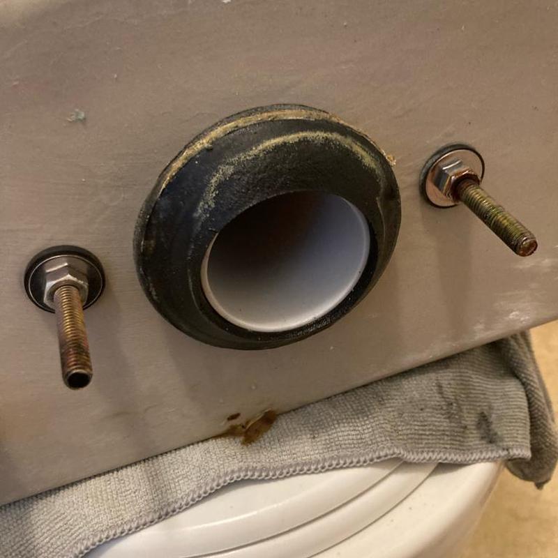 Toilet tank to bowl seal with bolts and gasket