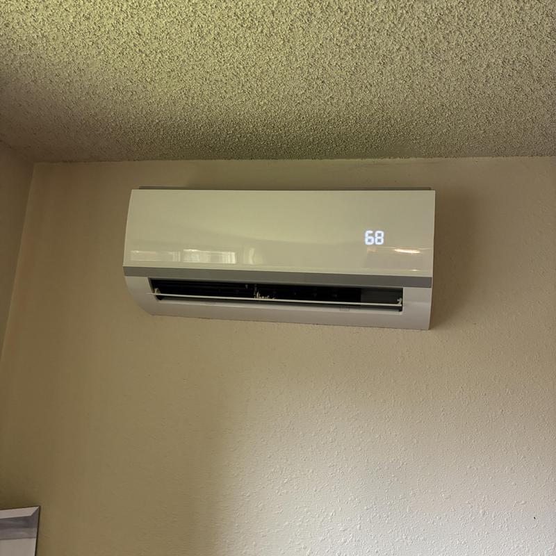 Mini split indoor wall unit with digital display Mini split indoor wall unit with digital display