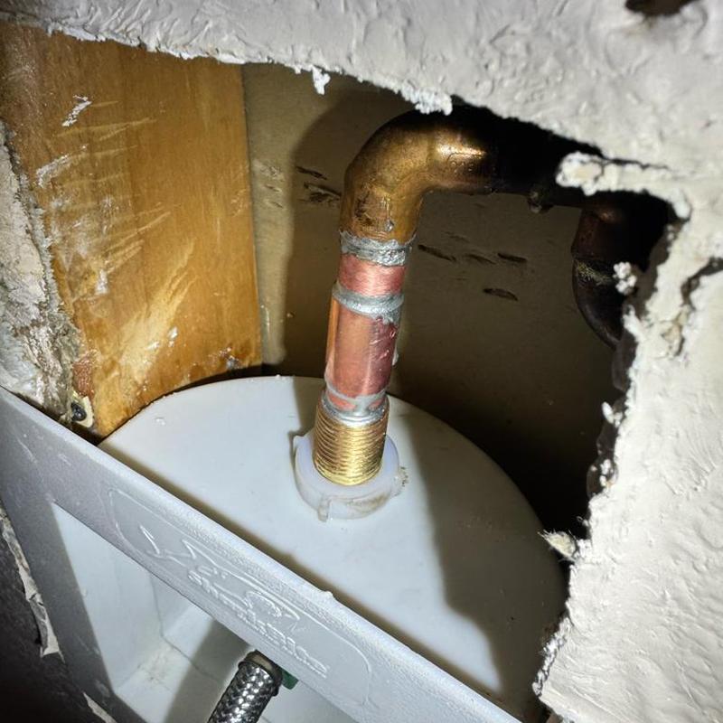 Ice maker valve with copper pipe near drywall stud