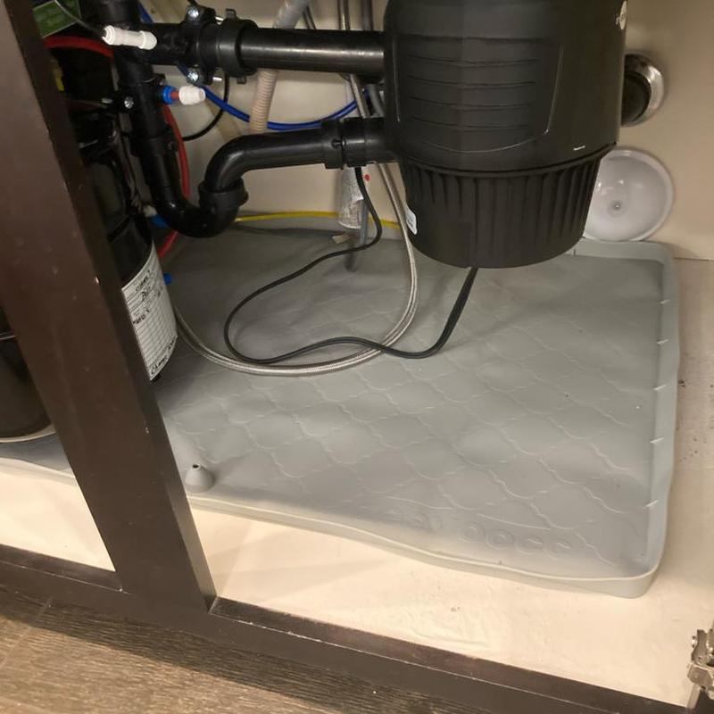 In Sink Erator Pro 750 disposal with leak mat installation