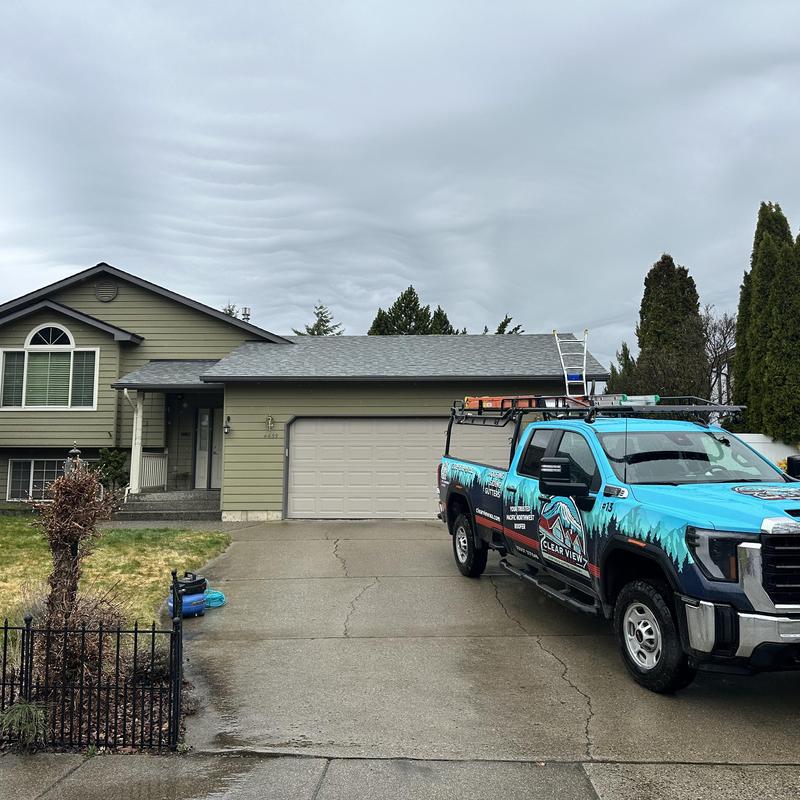 Asphalt shingle roof matching on residential home