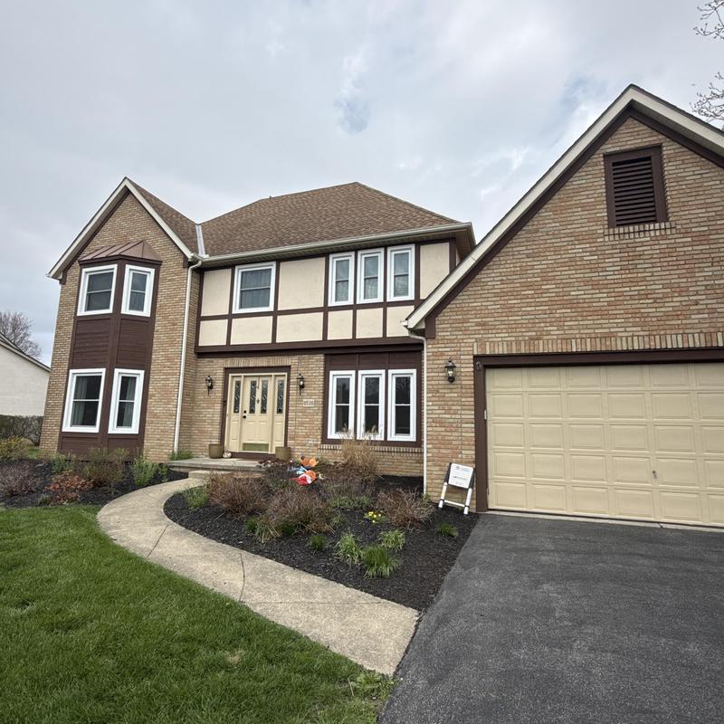 Roof shingles inspection for water leak in Pickerington, OH Roof shingles inspection for water leak in Pickerington, OH