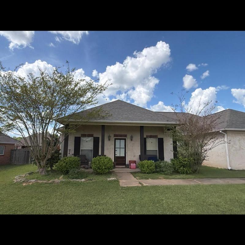 Architect shingle roof system on residential house