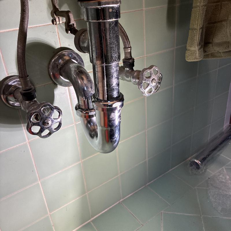 Basin sink P-trap and shutoff valves installation