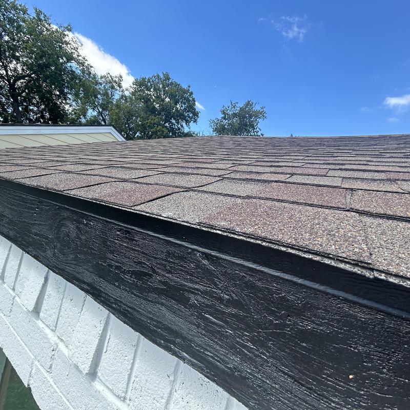 Asphalt shingle roof edge and fascia in Fort Worth, TX