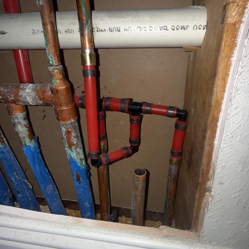 Hot water line with PEX and copper plumbing connections Hot water line with PEX and copper plumbing connections