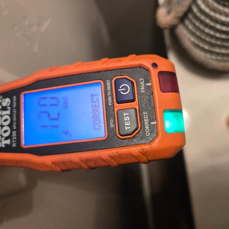 GFCI outlet tester displaying correct wiring and voltage GFCI outlet tester displaying correct wiring and voltage
