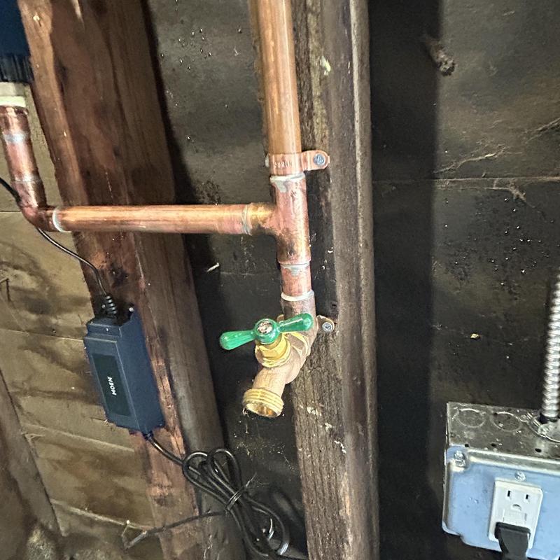 Hose bib with ball valve and copper piping installation