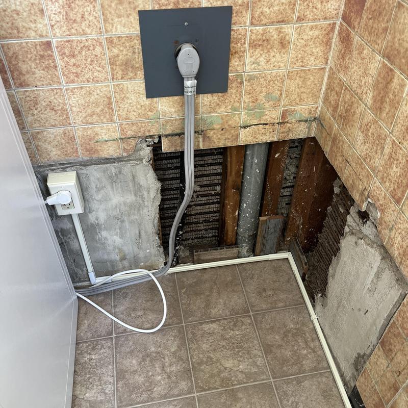 Kitchen refrigerator electrical outlet with Wiremold conduit installation