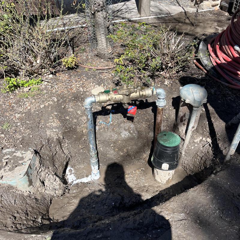 Reduced pressure backflow assembly installation outdoors