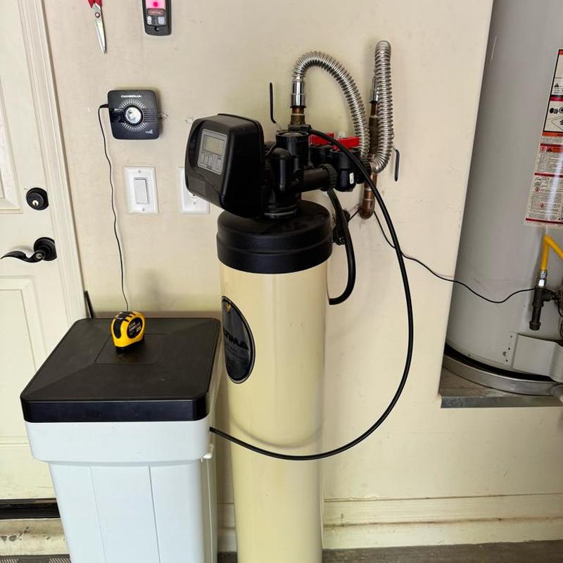 Rheem water softener with control valve and brine tank