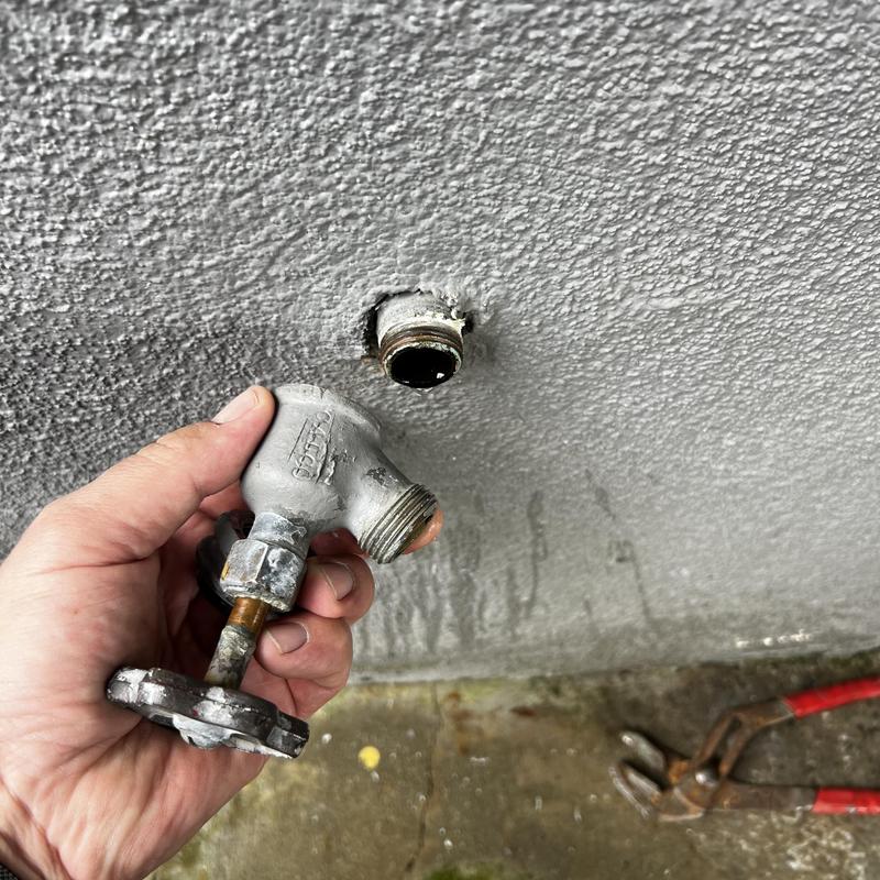 Hose bibb valve removal from exterior wall Hose bibb valve removal from exterior wall