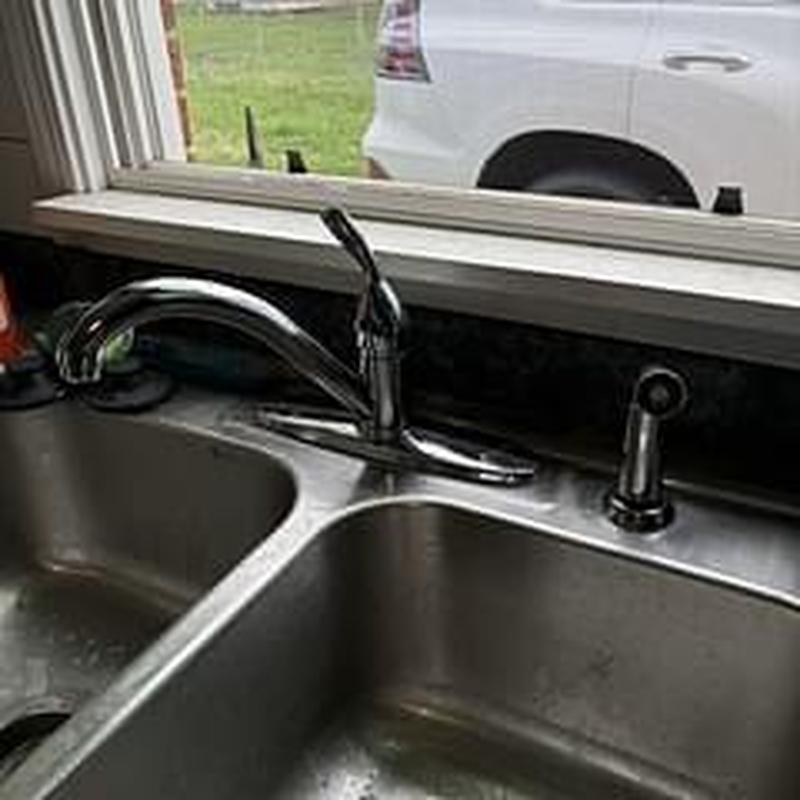Single handle kitchen faucet with sink installation