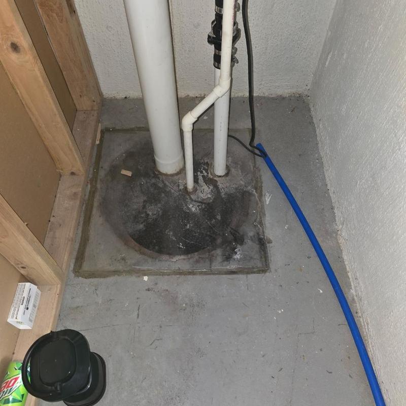 Zoeller M53 sump pump basin with piping