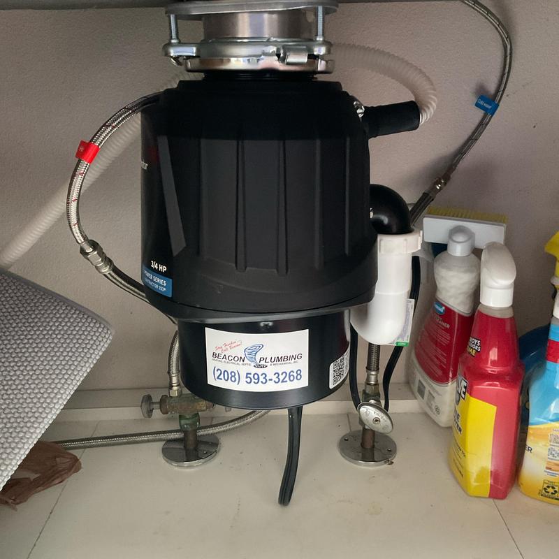 Garbage disposal 3/4 HP installation with plumbing connections