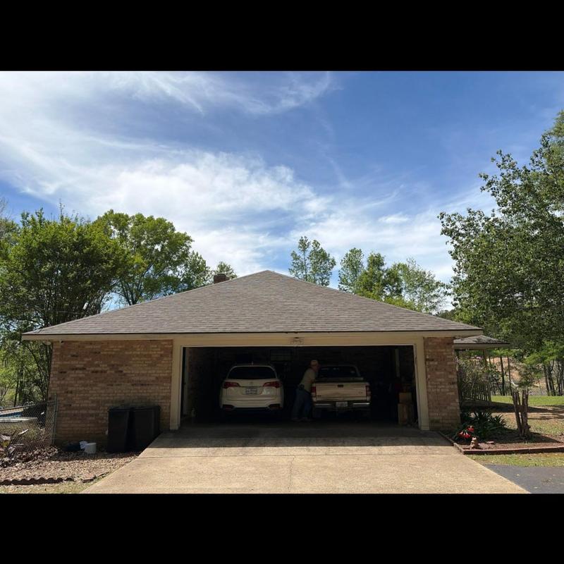 Architectural shingle roof installation on residential garage