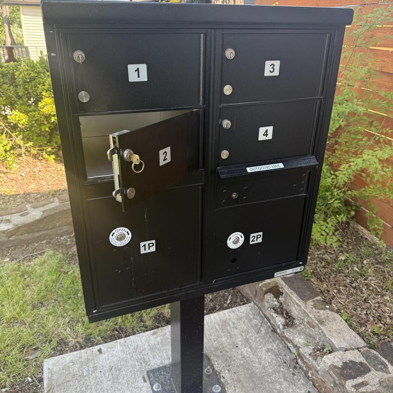 Mailbox unit key cylinder with open door
