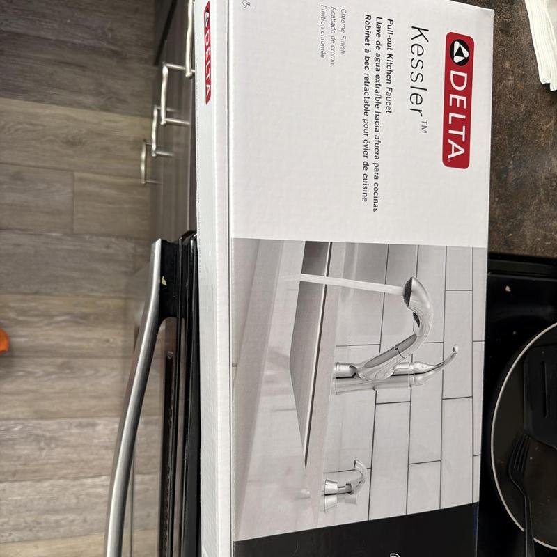 Kitchen faucet pull-out spray head box on stove