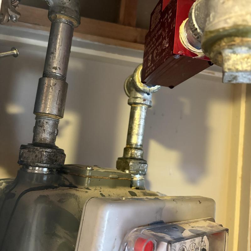 Earthquake emergency gas shutoff valve installation