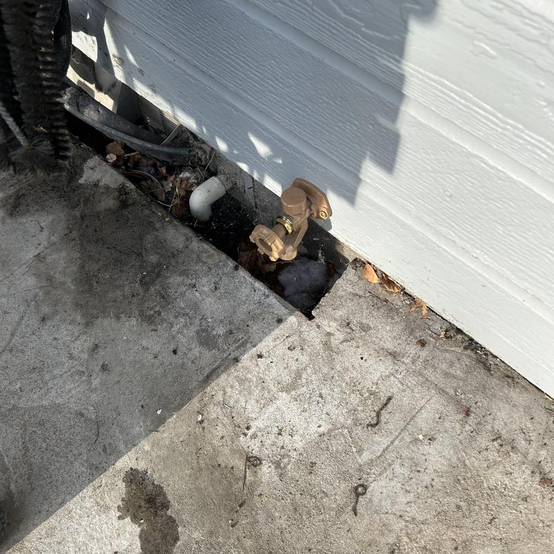 Frost-free hose bib installation with pex loop