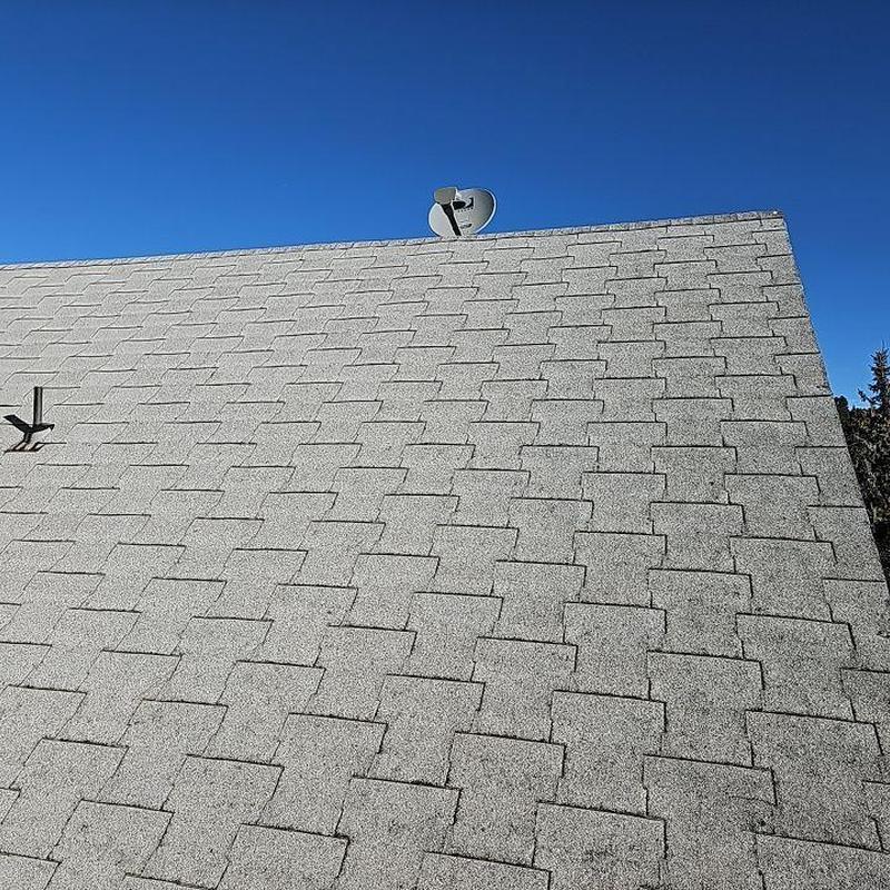 IR Class 4 asphalt shingle roof with satellite dish