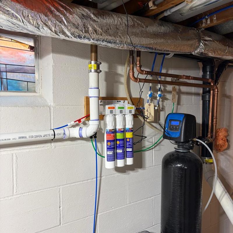 RO water filtration system with black tank installation