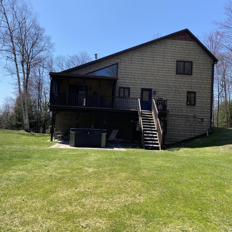 Asphalt shingle roof installed on Vermont home