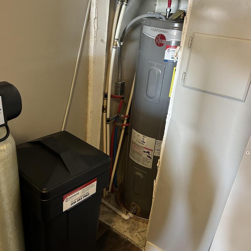 Water heater drain valve with plumbing connections