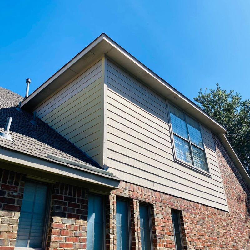 LP SmartSide siding and trim with precise roof clearance