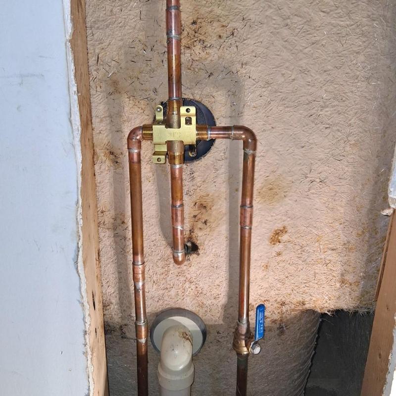 Shower valve with copper piping installation