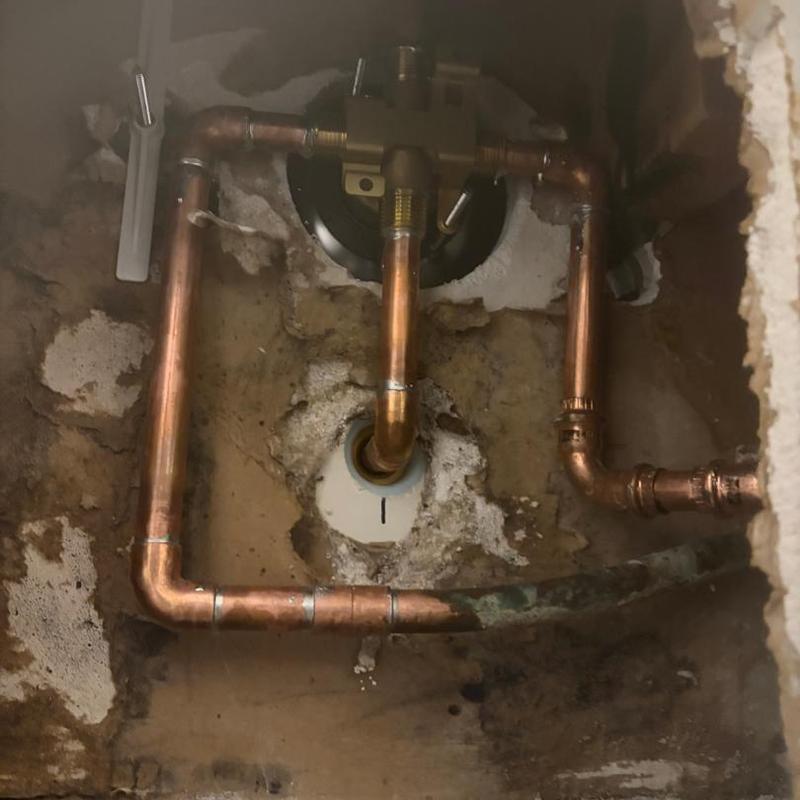 Tub shower valve with copper piping installation