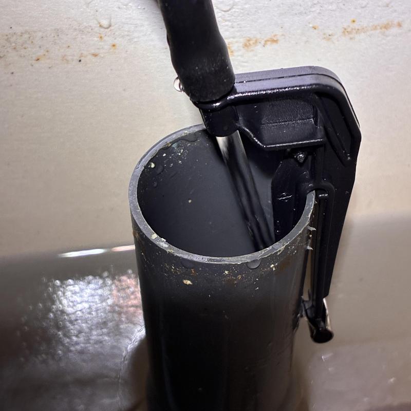 Toilet tank fill valve with water flow restoration