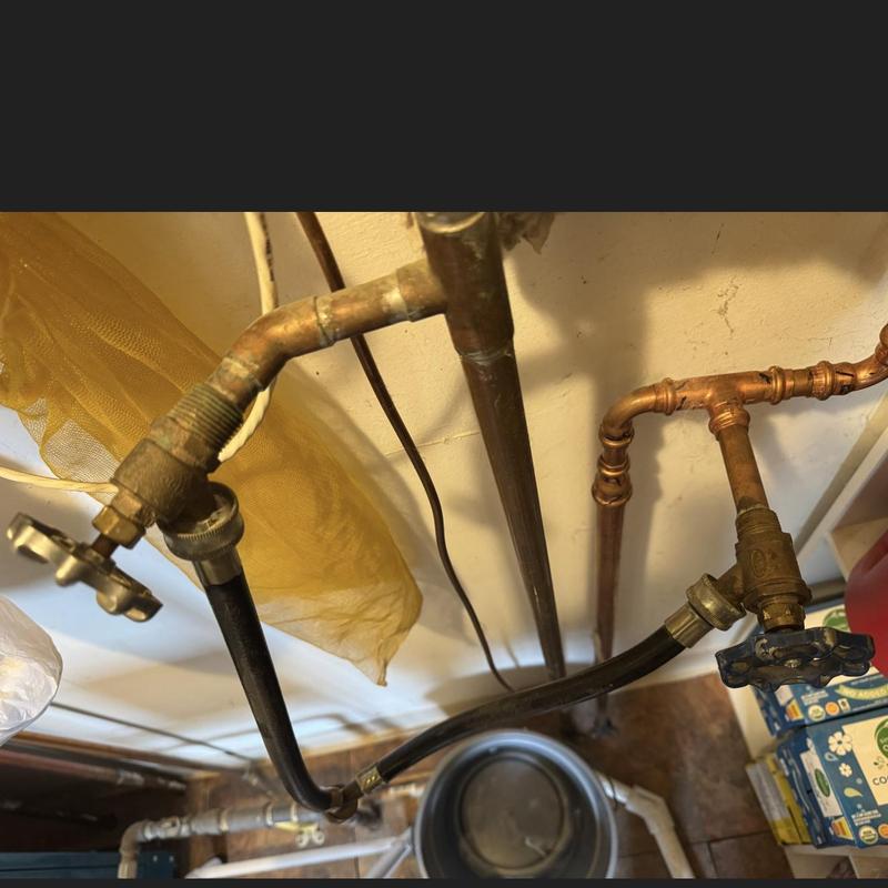 Gate valve with quarter turn and copper piping