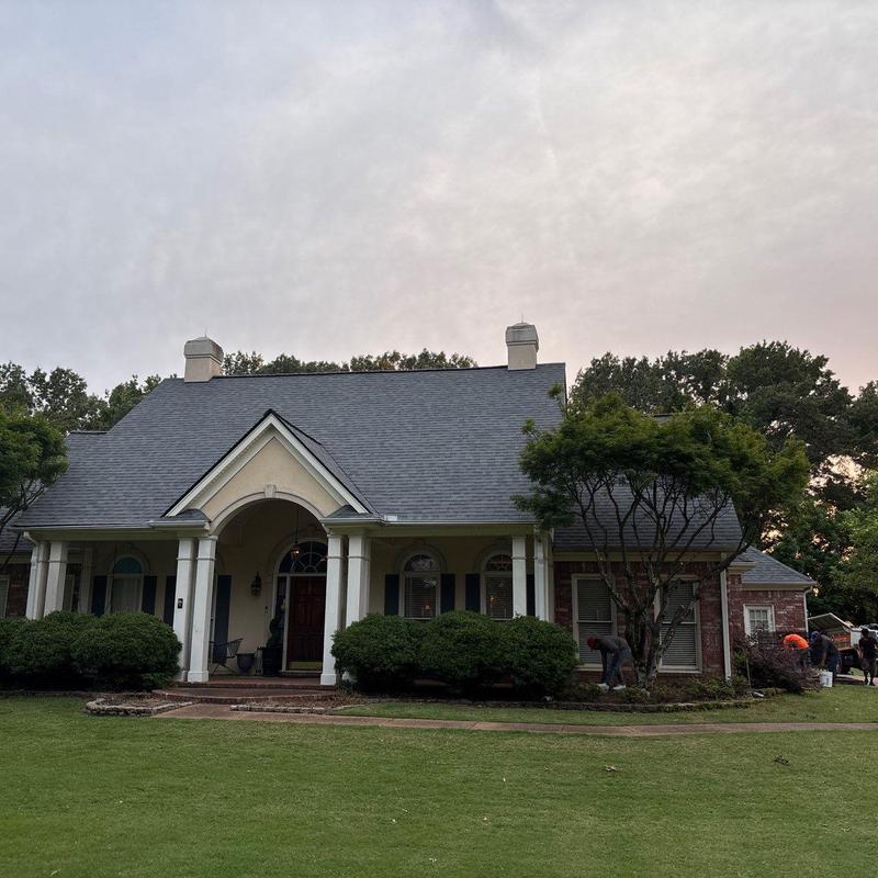 Owens Corning Oakridge asphalt roof in Estate Gray