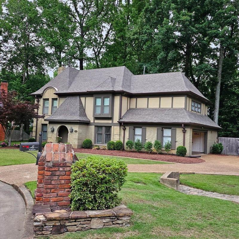 Owens Corning Oakridge asphalt roofing on Tudor home