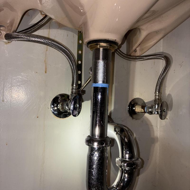 Basin faucet supply hoses and angle stops replacement