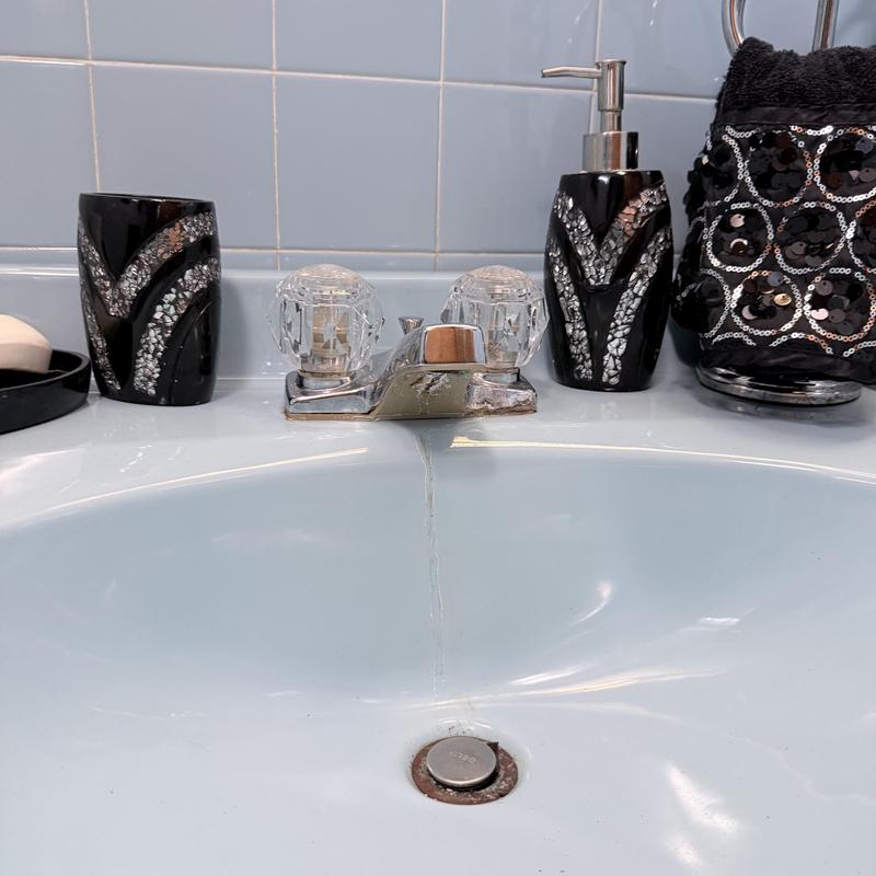 Bathroom sink faucet with clear knobs and accessories