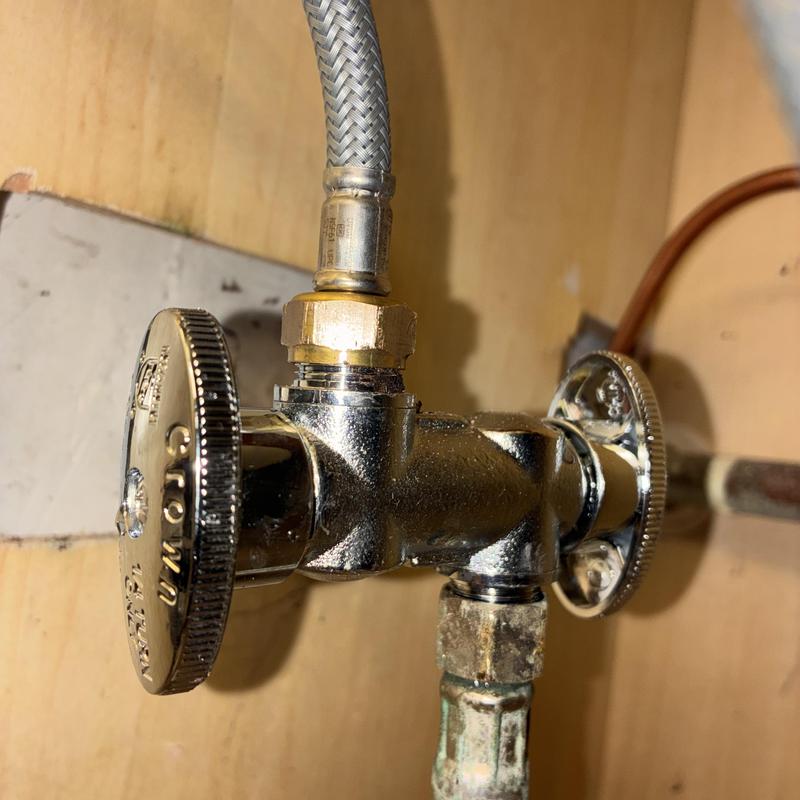 Dual angle stop valve with braided supply line installation