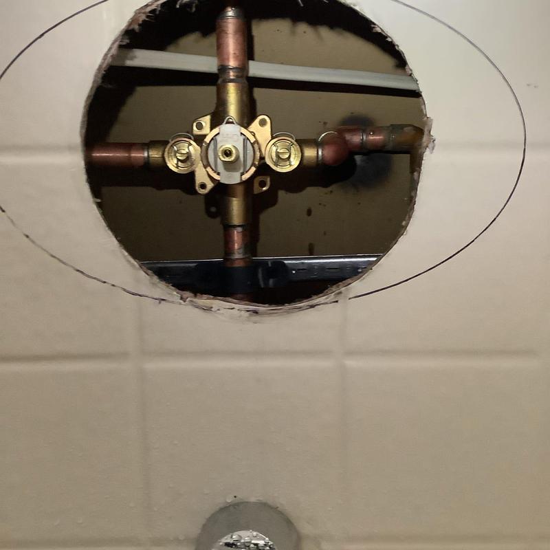 Shower valve with copper pipe connections in wall