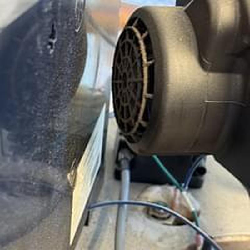 Roof water heater igniter assembly and flame rods installation