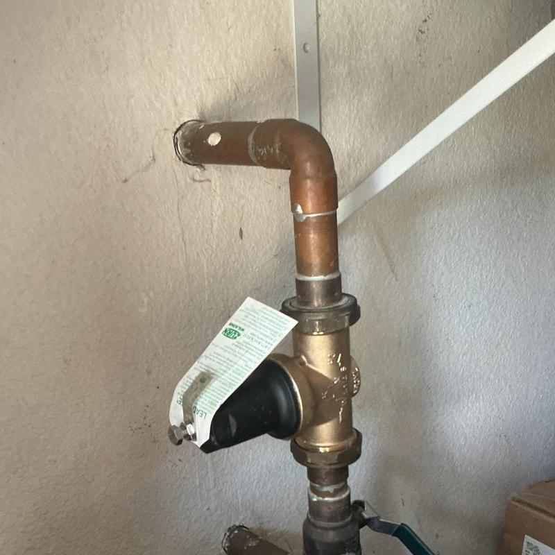 Pressure regulator valve with copper piping installation