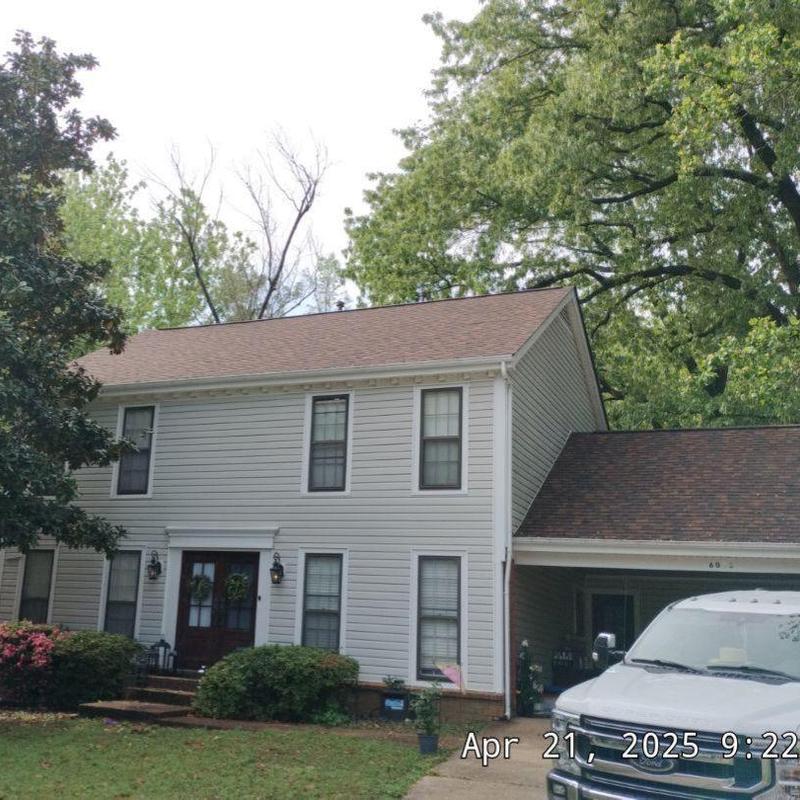 Owens Corning Oakridge asphalt roof on two-story home